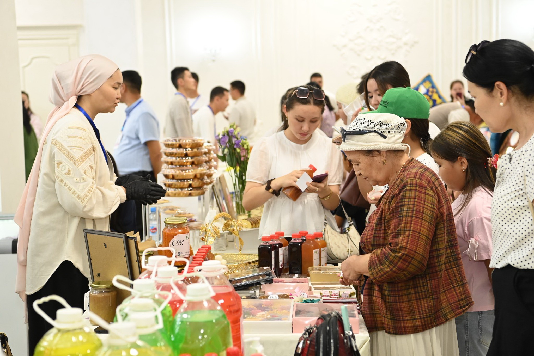 Үздік тауар өндірушілер бас қосты