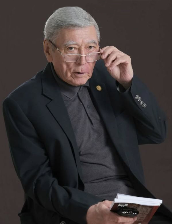 Қасиеті мен еңбегі ұрпаққа өнеге