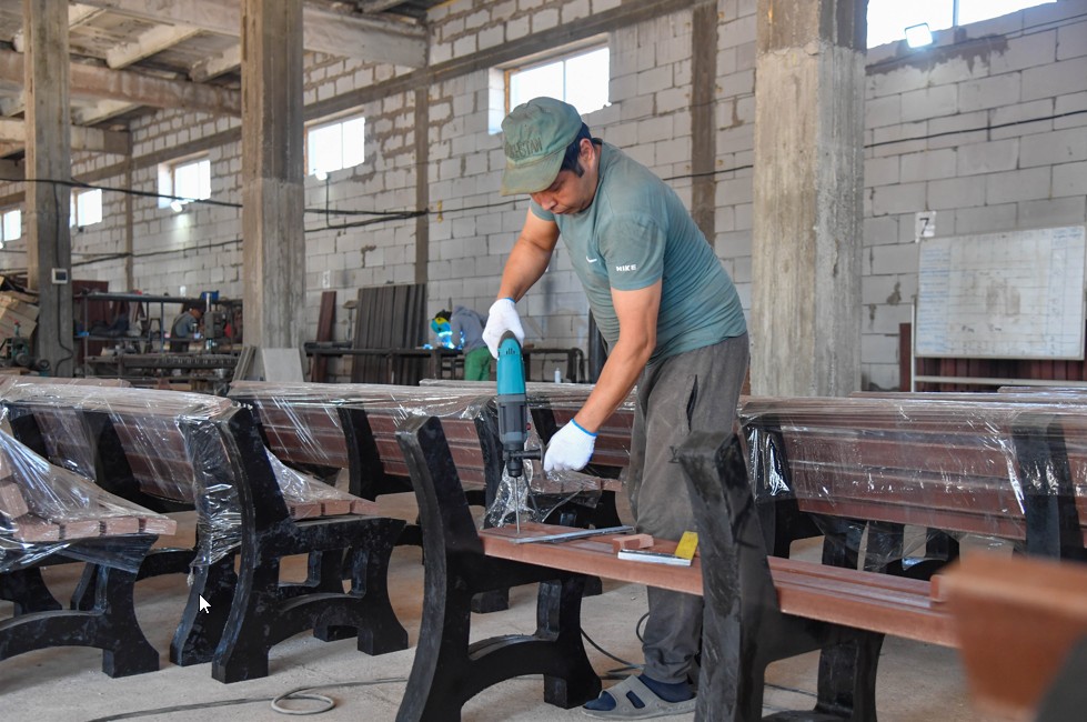 Қоқысты кәдеге жаратады