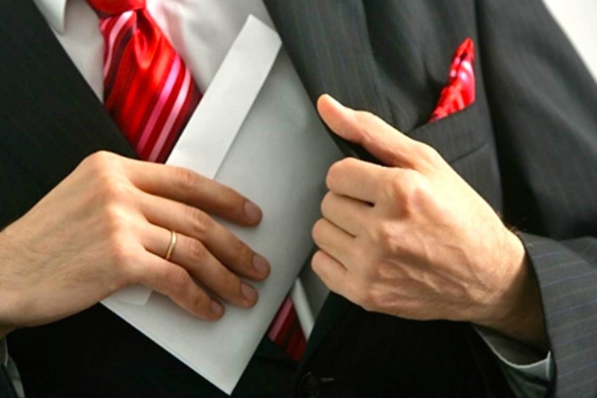 Шымкент жастар театрының директоры бюджет қаржысын жымқырған