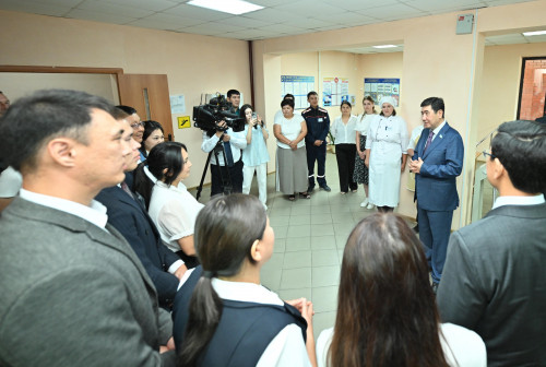 Еліміздің табысты болашағы оқытушылардың қолында – Қошанов