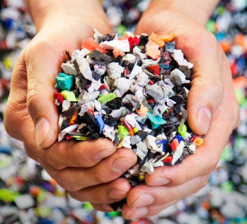 Қоқысты кәдеге жаратқан компания