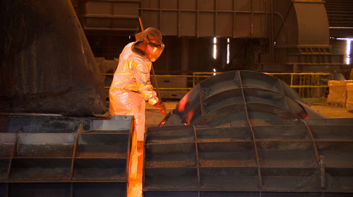 Шойын балқытып, шоқ сүзген