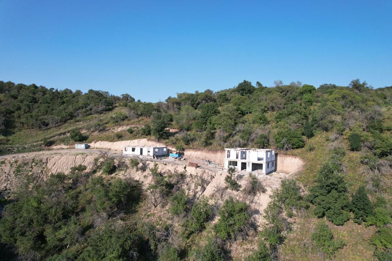 Тау бөктерінен заңсыз нысандар сүрілді