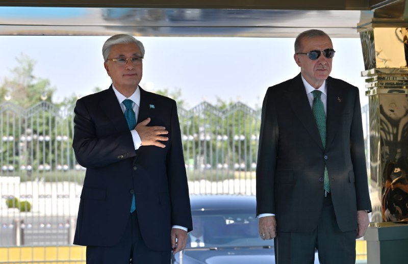 Қасым-Жомарт Тоқаевты Анкарадағы Президент сарайында салтанатты жағдайда қарсы алды