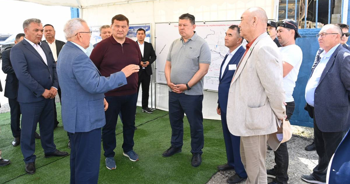 Жергілікті шаруалармен кездесті