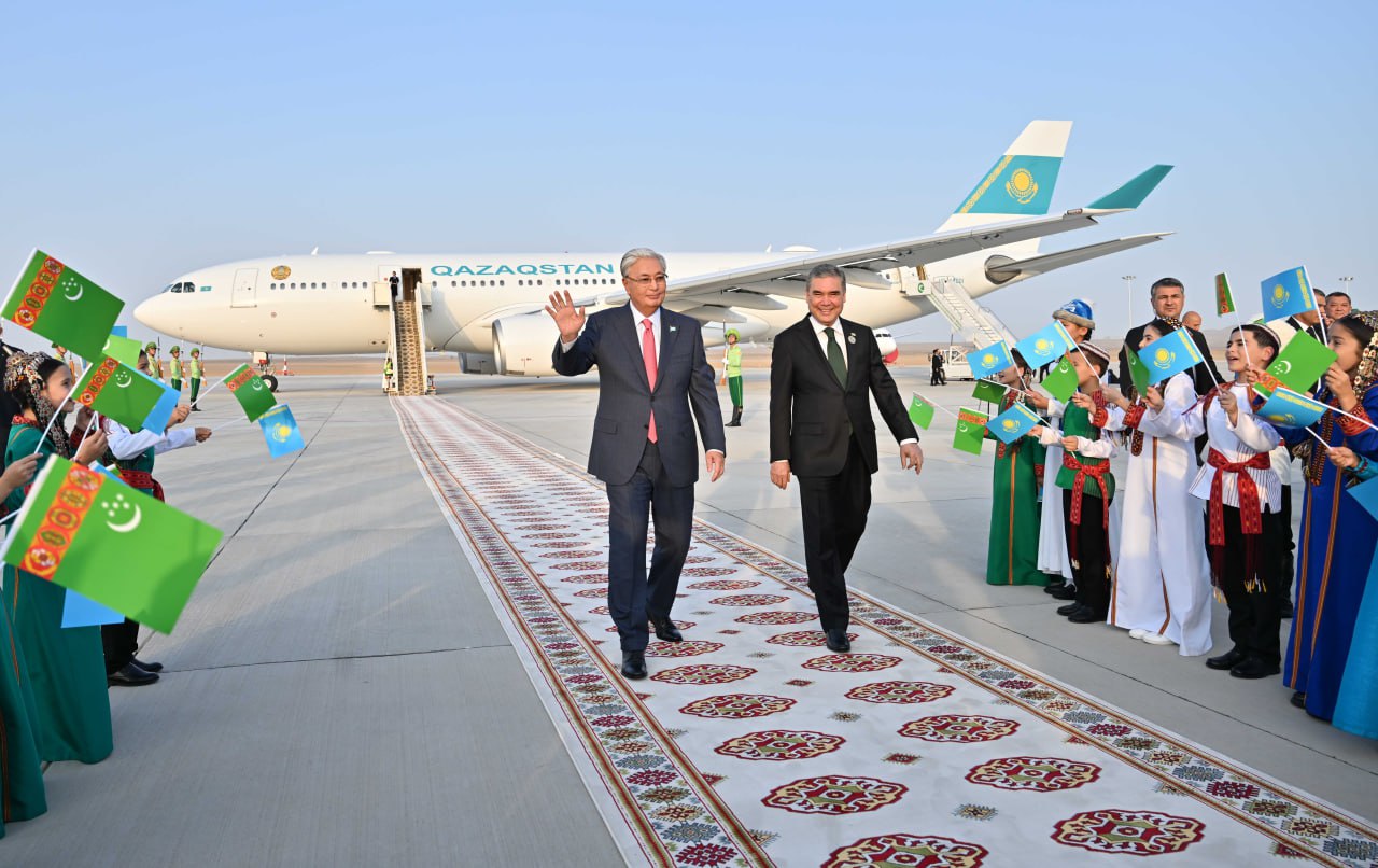 Қасым-Жомарт Тоқаев Түрікменстанға барды