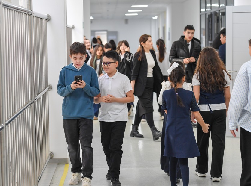 Заманауи мектептер бой көтереді