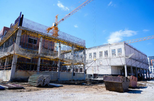 Премьер-министр мектептердің құрылысын созып жібергендерді сынға алды