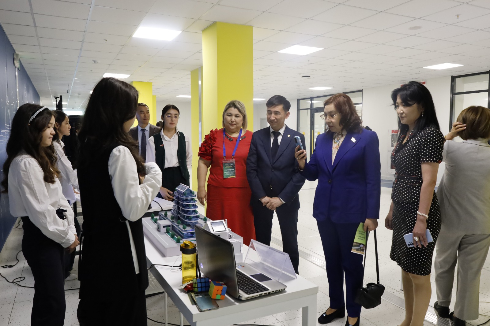 Адал азамат тәрбиелеу міндеті