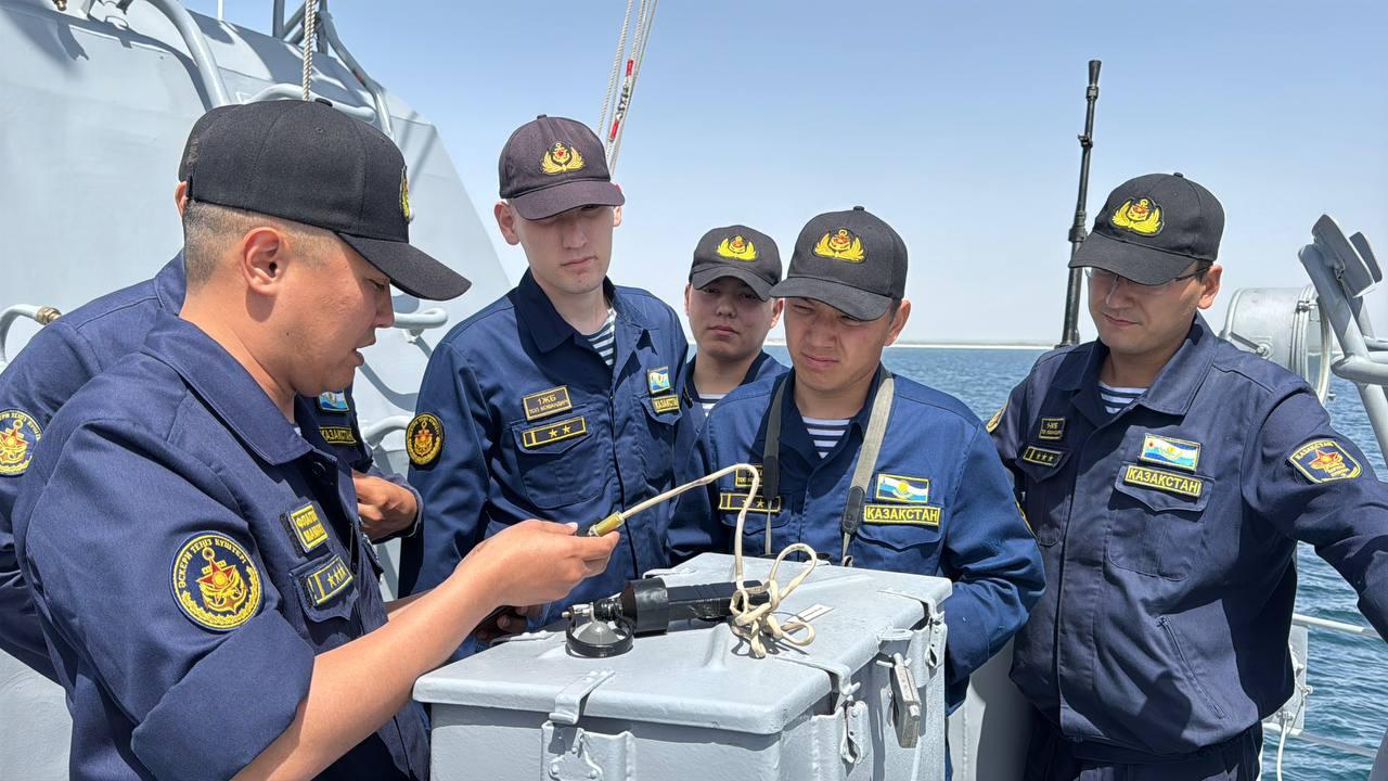 Әскери-теңіз күштері оқу-жаттығуда шыңдады