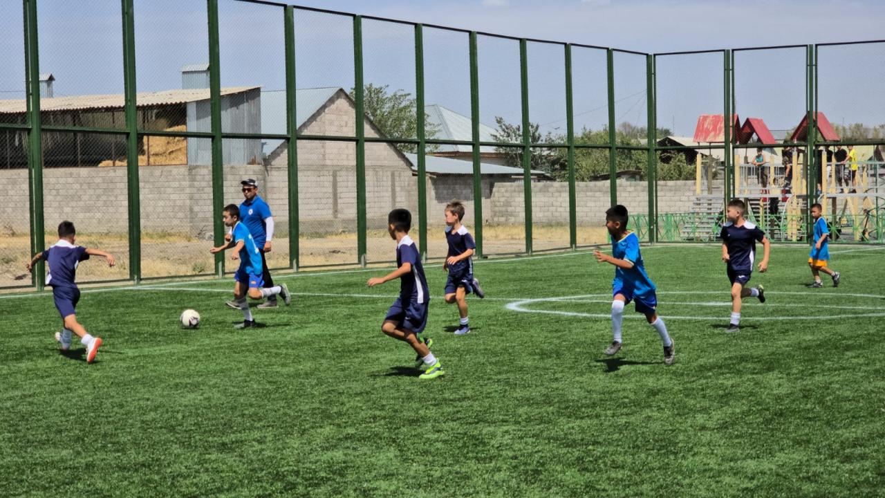 2 футбол алаңы ашылды