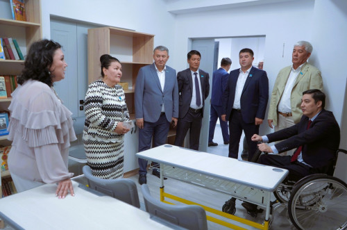 Мәжіліс депутаты балаларға арналған оңалту орталығының құрылысын тексерді