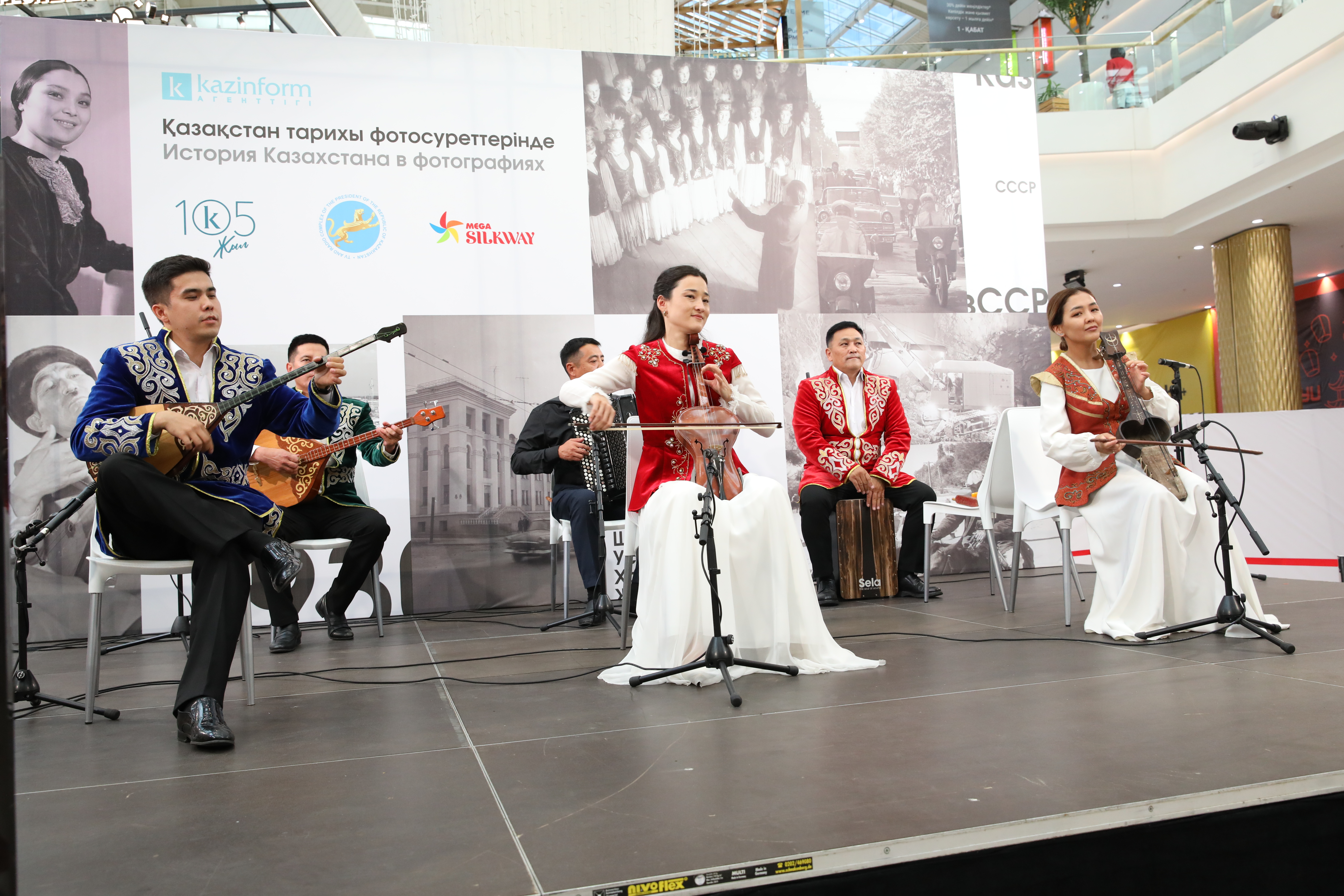 Шашты секс видеолары Өнер сабағында порно