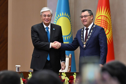 Президент Садыр Жапаровты «Алтын Қыран» орденімен марапаттады