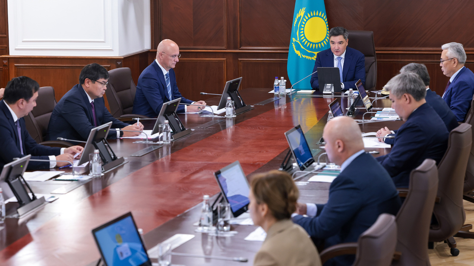 Бектенов жол сапасына қатысты заңбұзушылықтарды сынға алды