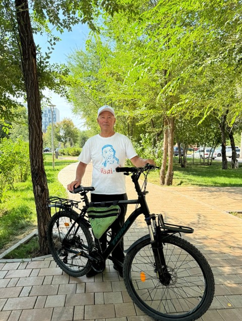Абай еліне велосипедпен саяхаттады