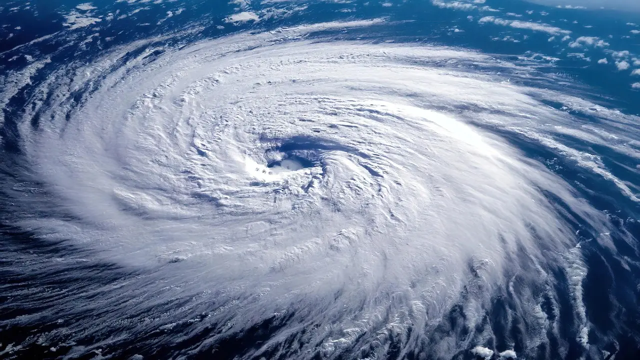 Вьетнамда «Кадзики» тайфунына байланысты шұғыл шаралар қабылданды