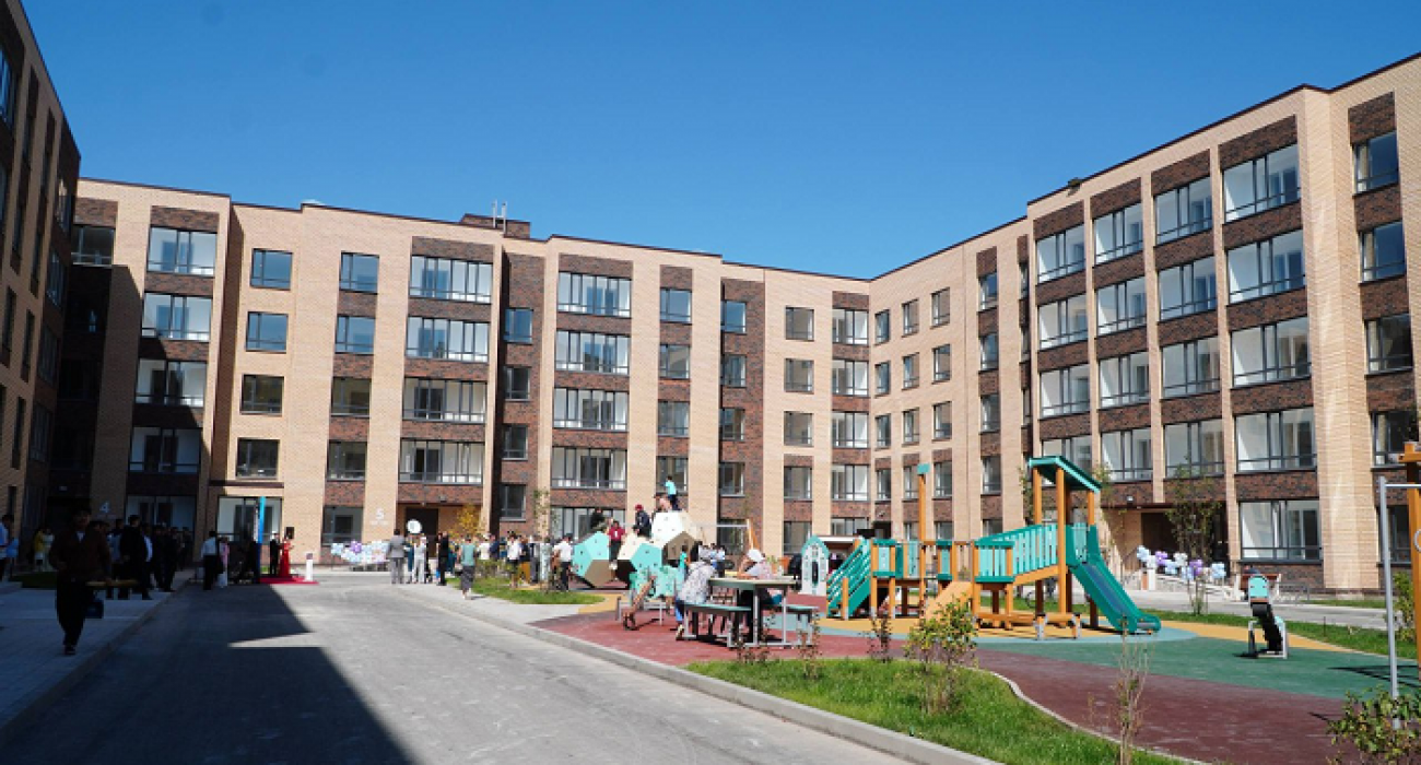 Сандалдардағы порно