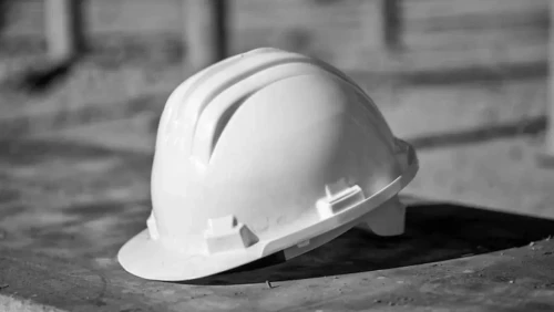 Шымкент мұнай өңдеу зауытында екі жұмысшы көз жұмды