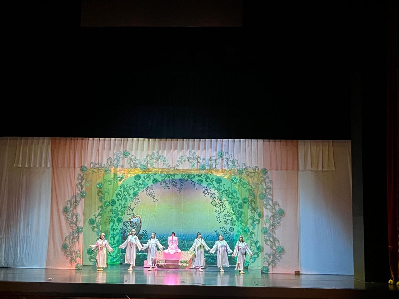 Астана сахнасында – Қарағанды театры