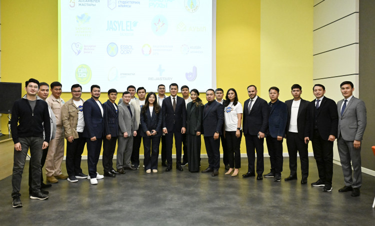Ерлан Қарин жастар ұйымдарының көшбасшыларымен кездесті