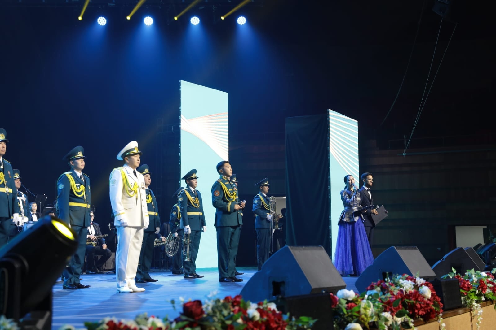 Рухты әндер шырқалды