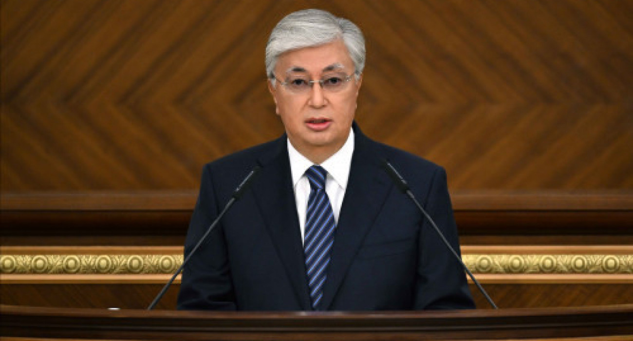 Екі дос бір балапанға мас болып, оны сиқыған