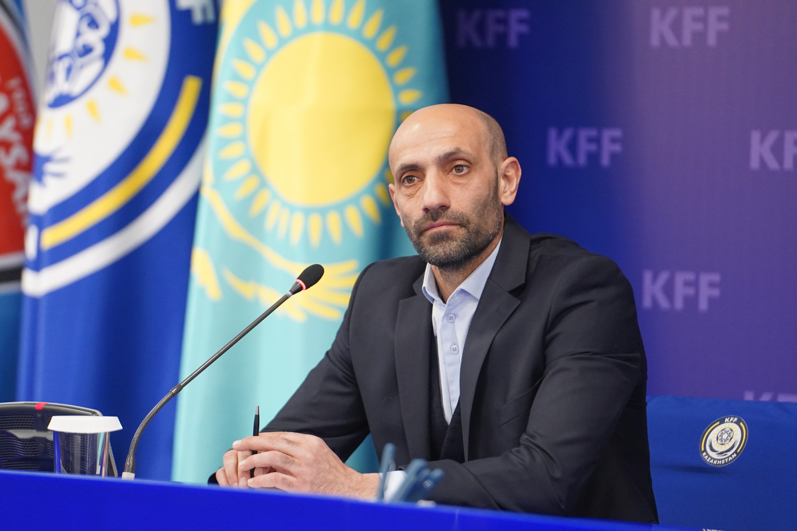 Бас бапкер қызметінен кетеді