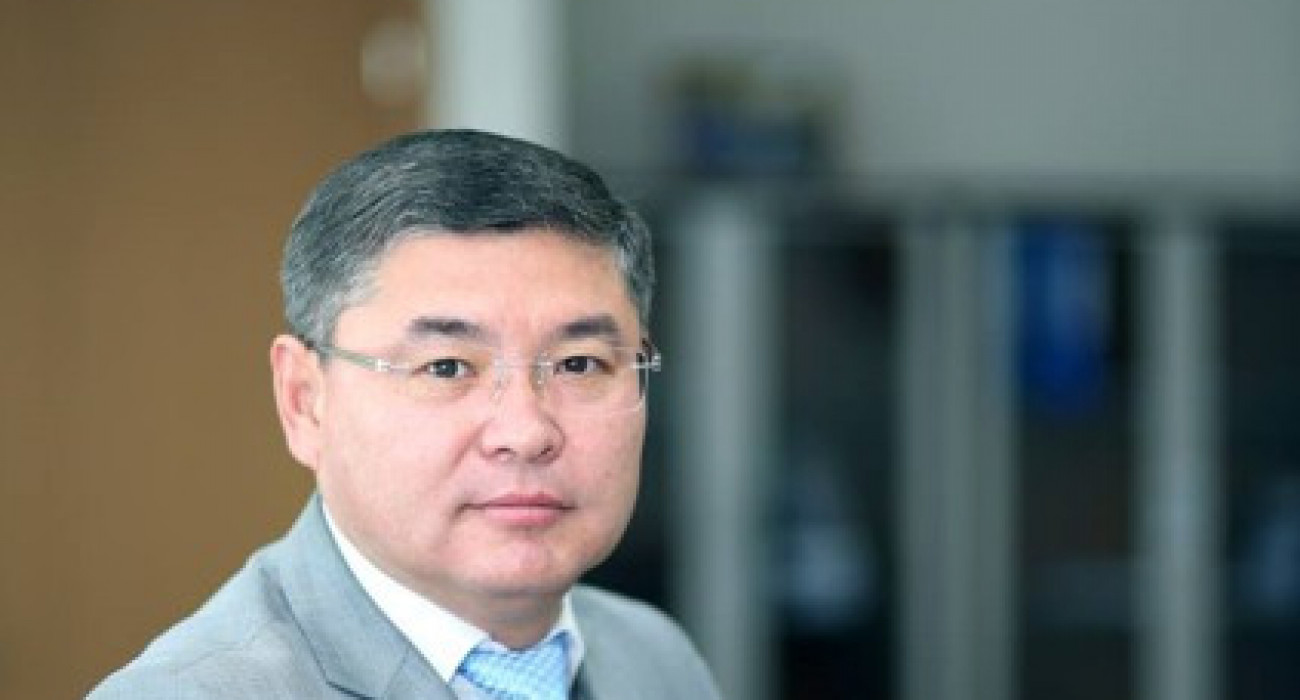 Қыздар жігіттің жыныс мүшесін қырады видео Ұйықтап жатып мастурбация жасап жатқан қайын ененің порно видеосы