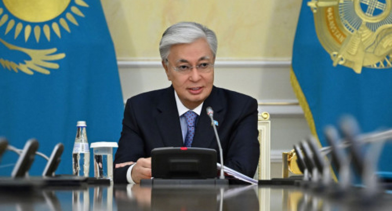 Жетілген жалаңаш жоптың порно фотосы