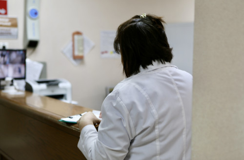 Қыздардың шын мәнінде каммингінің видеосы