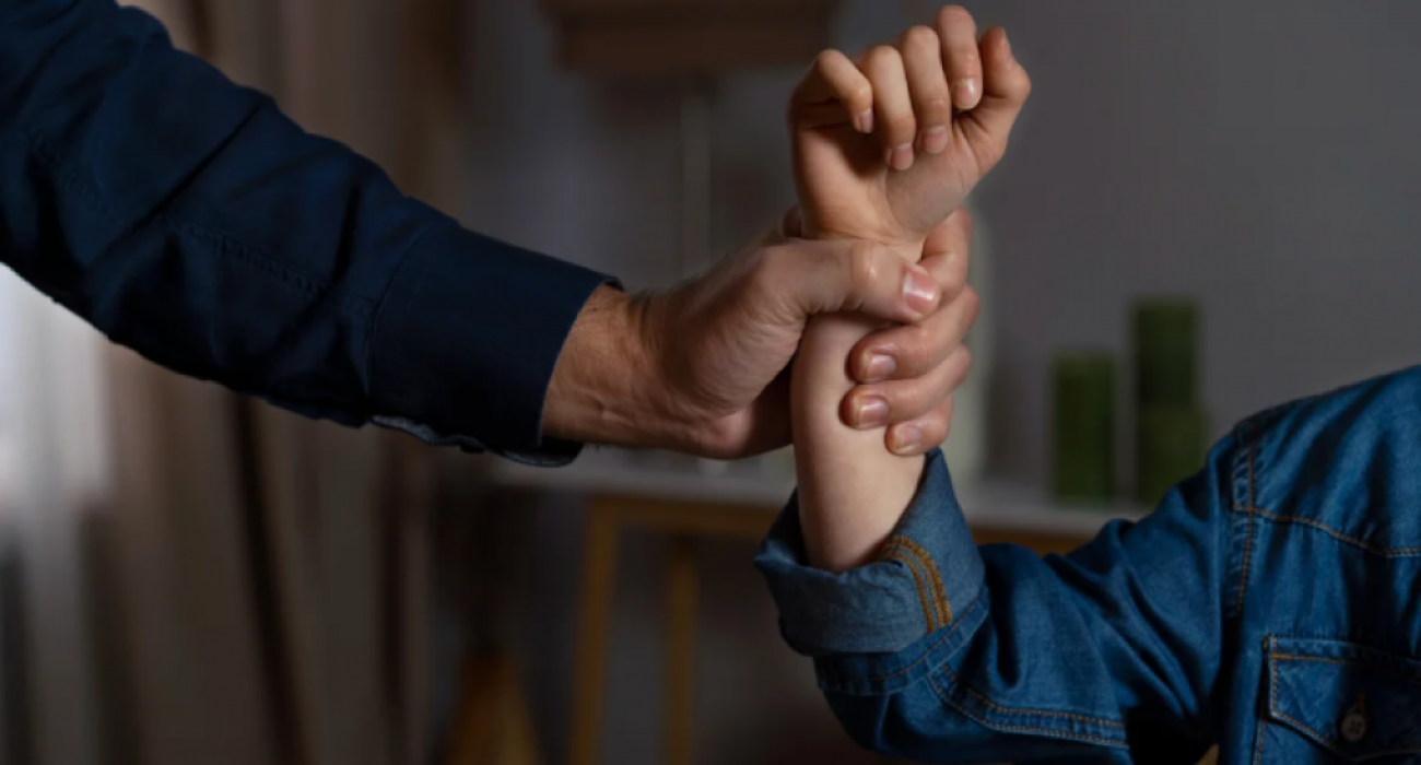 Жалаңаш Деми Мурдың суреттері Пис және ұрық туралы бейне