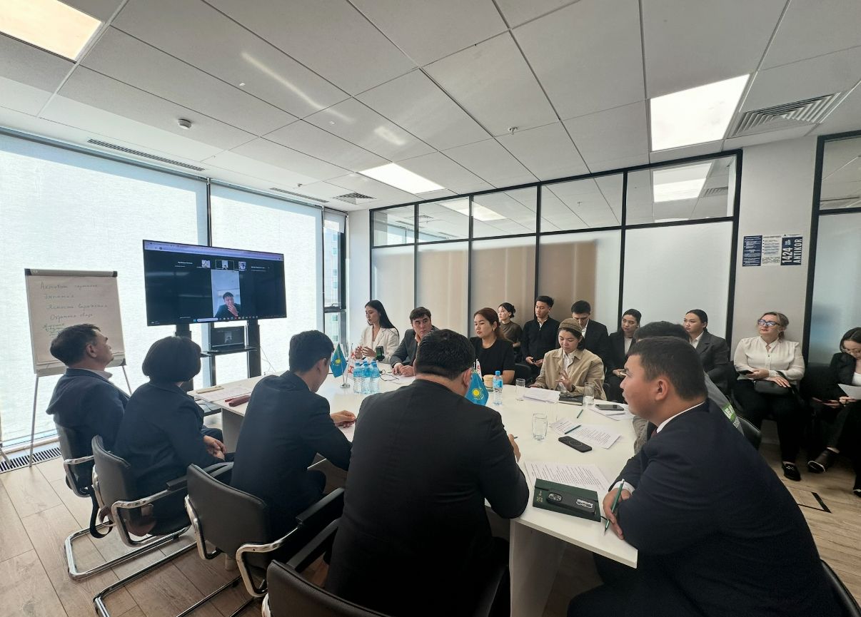 ҮЕҰ өкілдері Президент Жолдауын талқылады