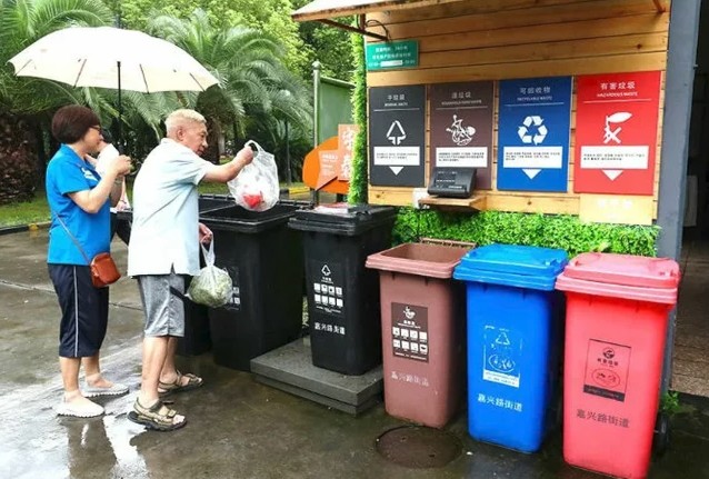 БҰҰ: Адамдар жыл сайын 1 млрд тоннадан астам азық-түлікті қоқысқа тастайды