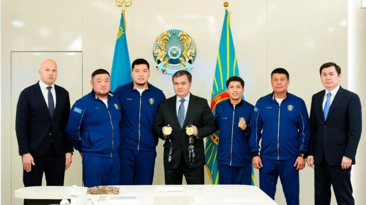 Астана әкімдігі бокстан әлем чемпиондарына 30 млн теңге берді