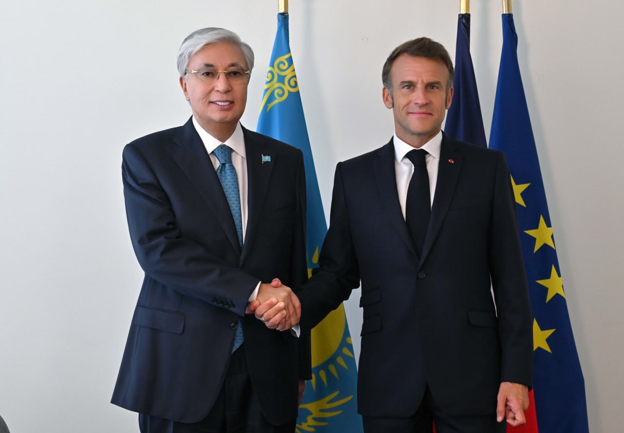 Жас гемофрадит атасымен жыныстық қатынасқа түседі.