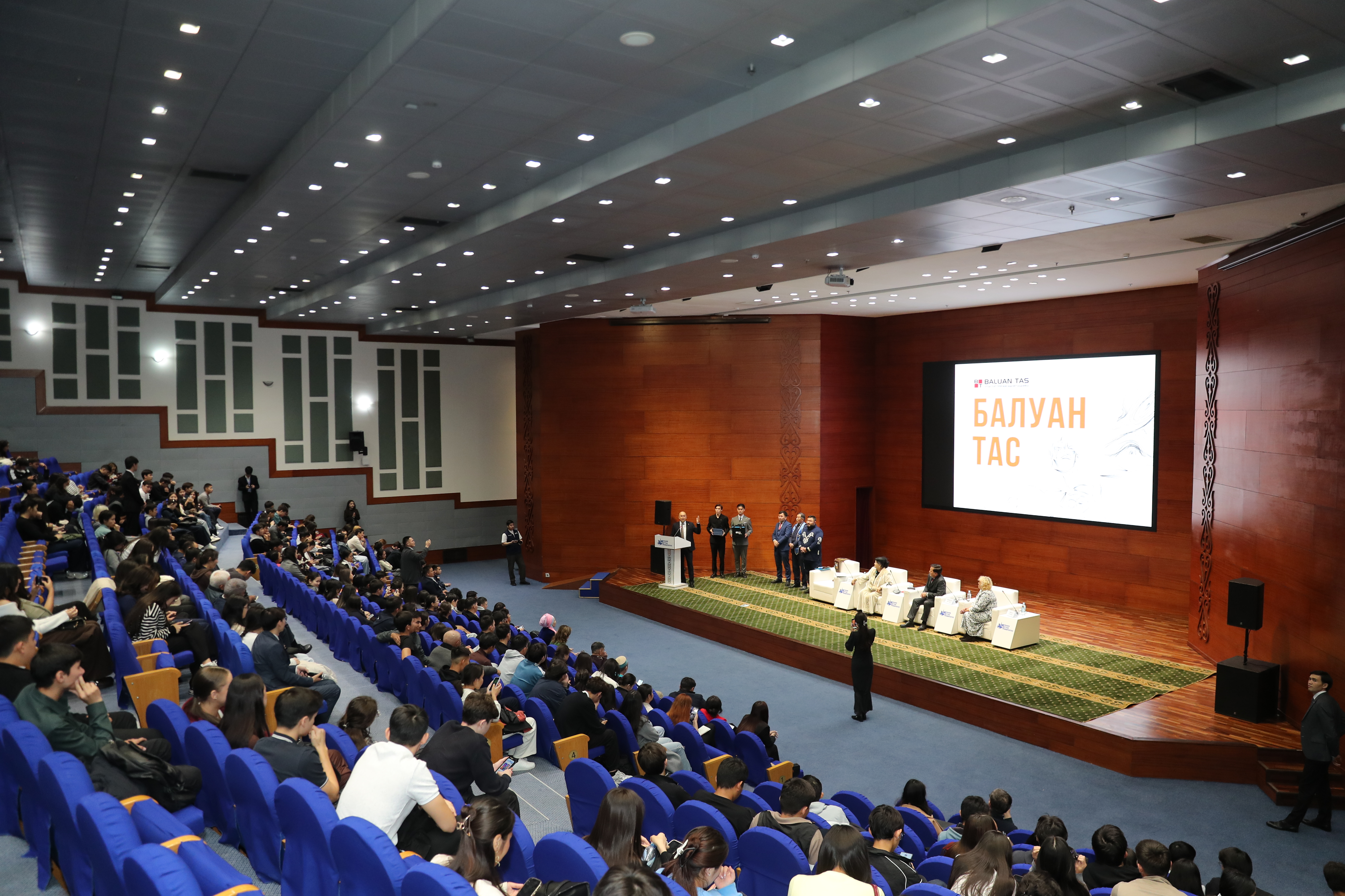 Иманжүсіп, Балуан Шолақ, Қажымұқан ұрпақтары жастармен жүздесті