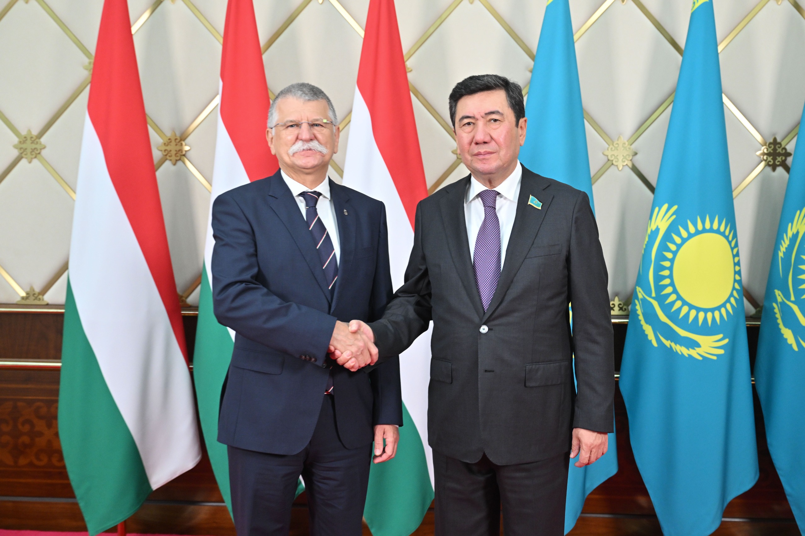 Ерлан Қошанов Мажарстан Мемлекеттік жиналысының төрағасымен кездесті