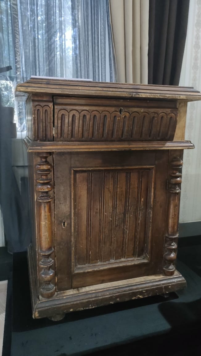 Қоғамдық көлікте жапондық порнографиялық әйелдер басым. SMS талқылаусыз порно