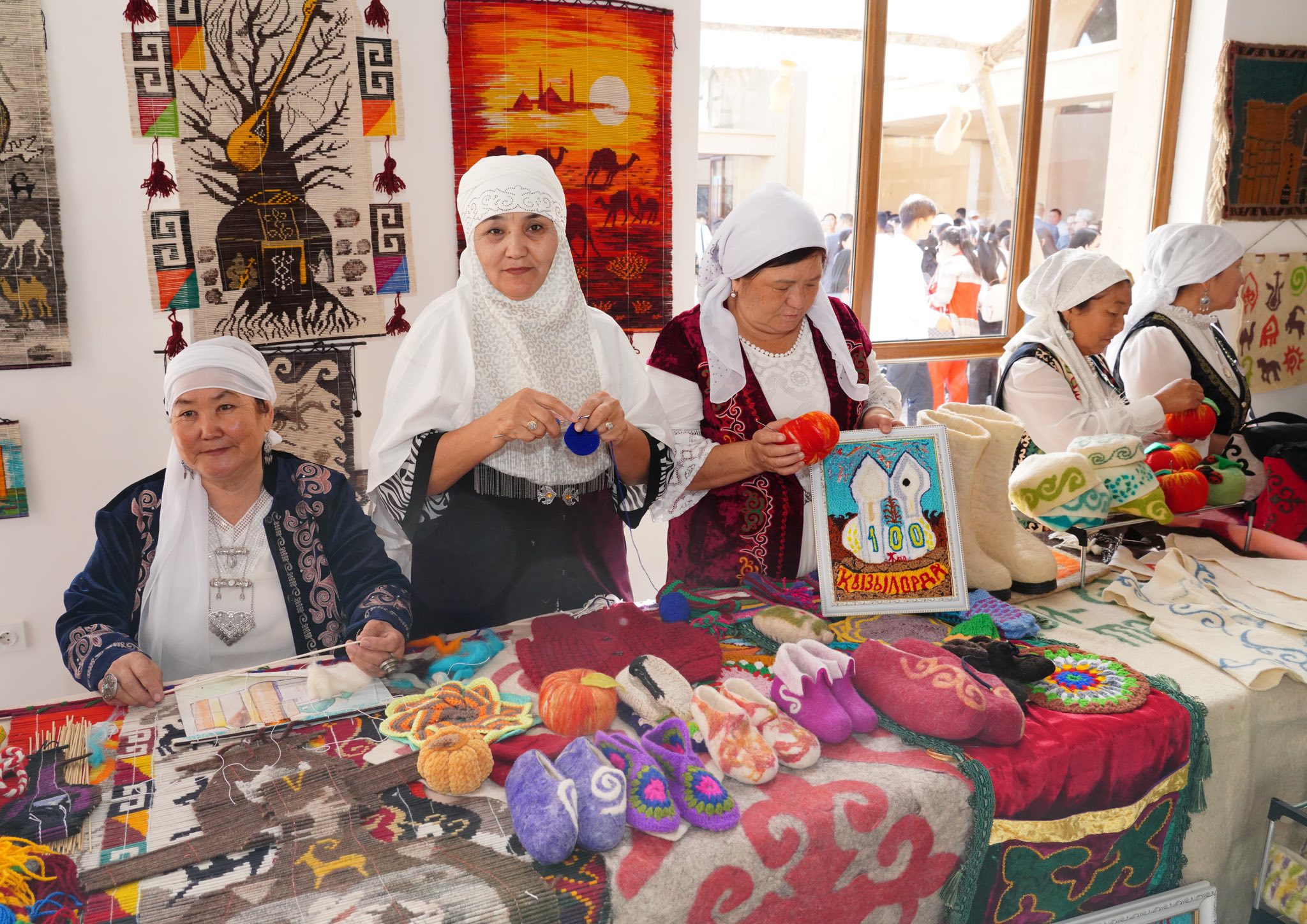 Түркістанда түркі елдерінің қолөнершілер орталығы ашылды