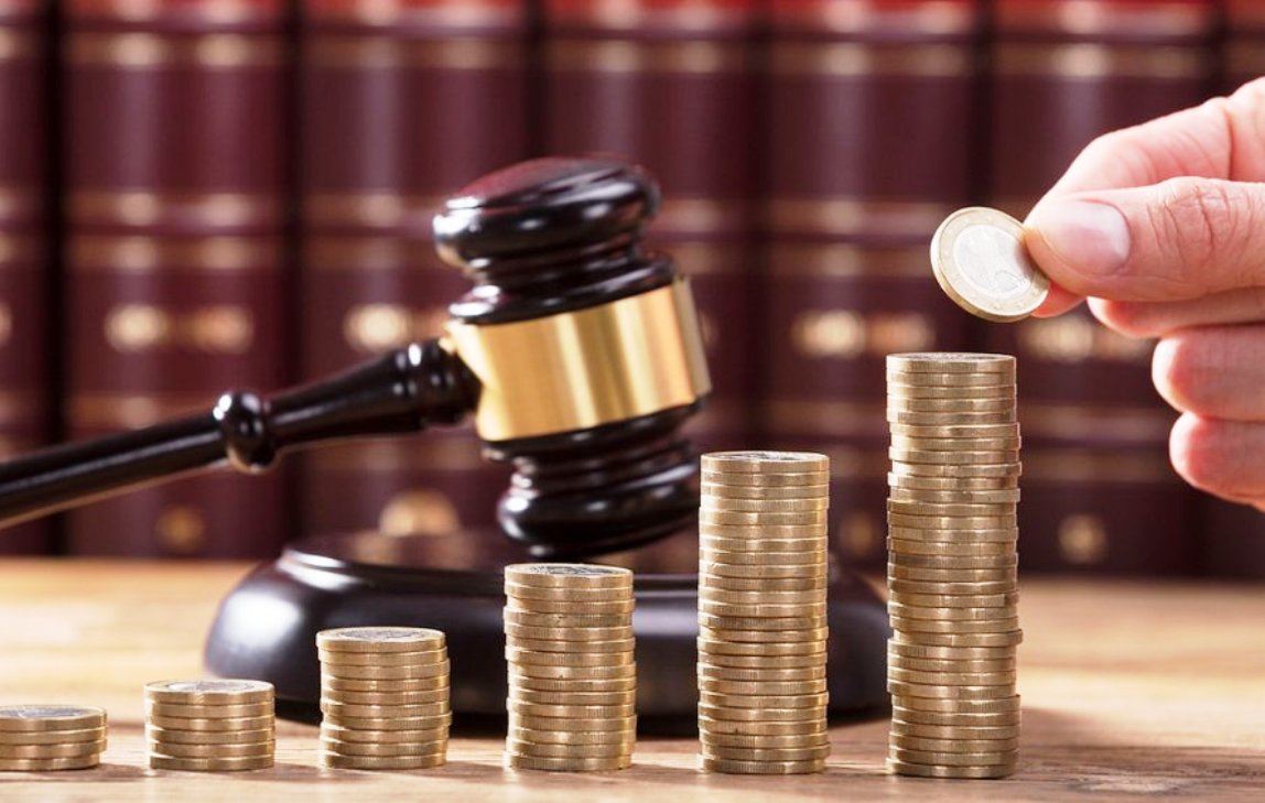 Әйелді ұрып-соқты деп айыпталған ақтөбелік әкім айыппұл төлейді