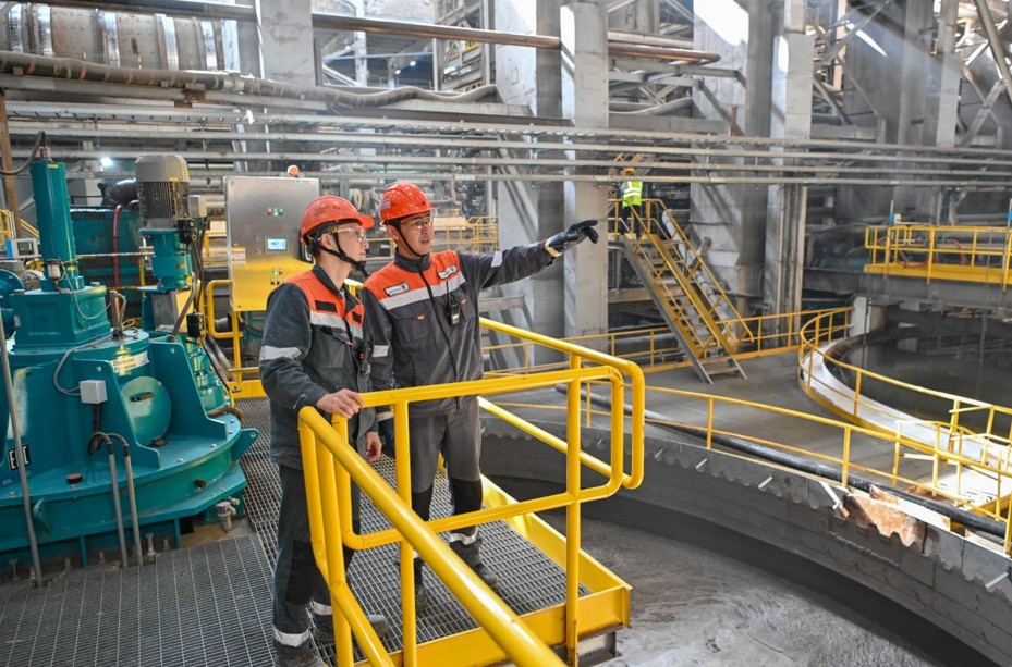 Қалдықты кәдеге жаратады