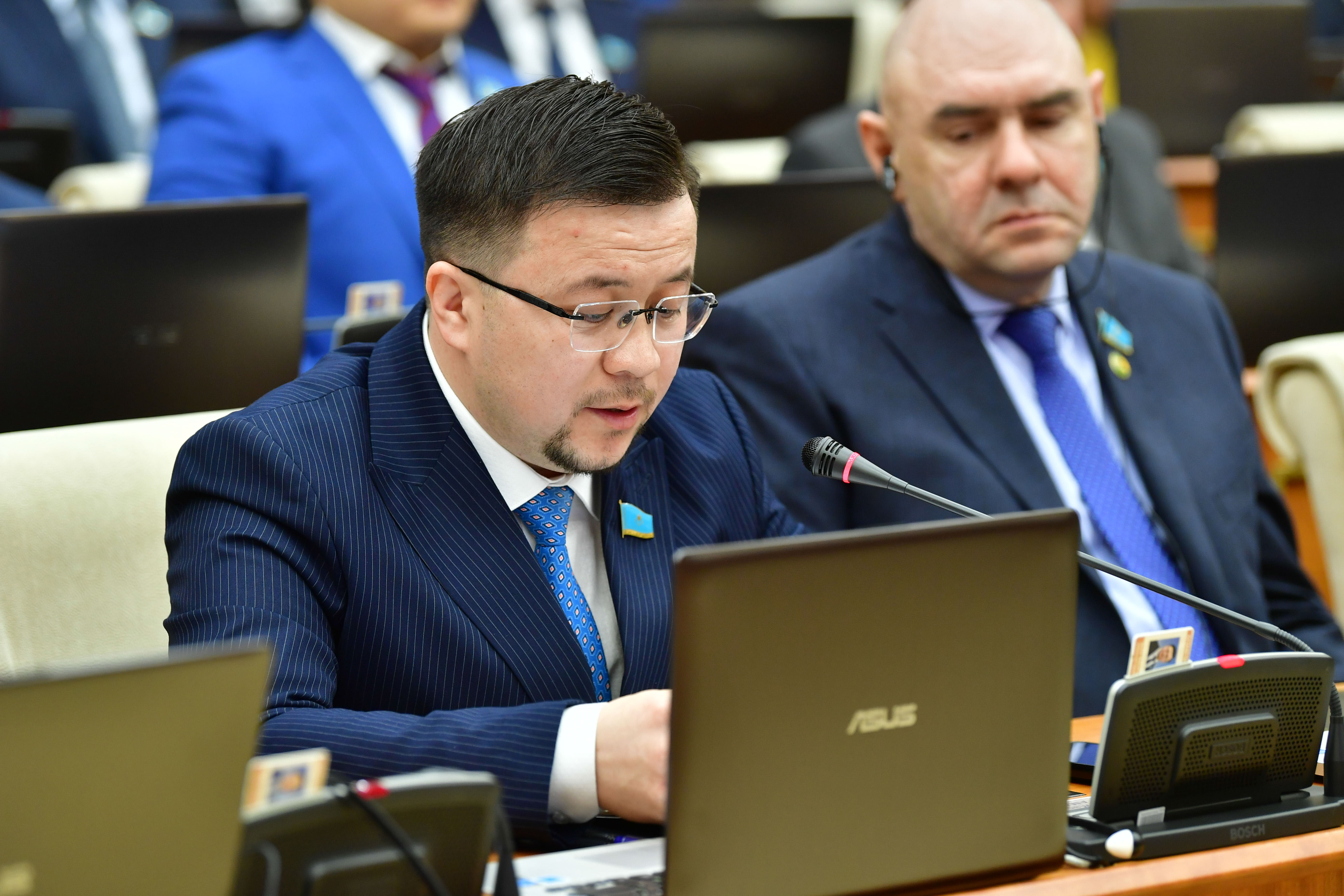 Депутат бизнеске бөлінген қаржының тиімділігіне күмән келтірді