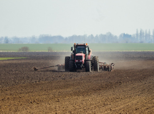 Жамбыл облысындағы шаруашылықтар банкрот болудың алдында тұр - депутат