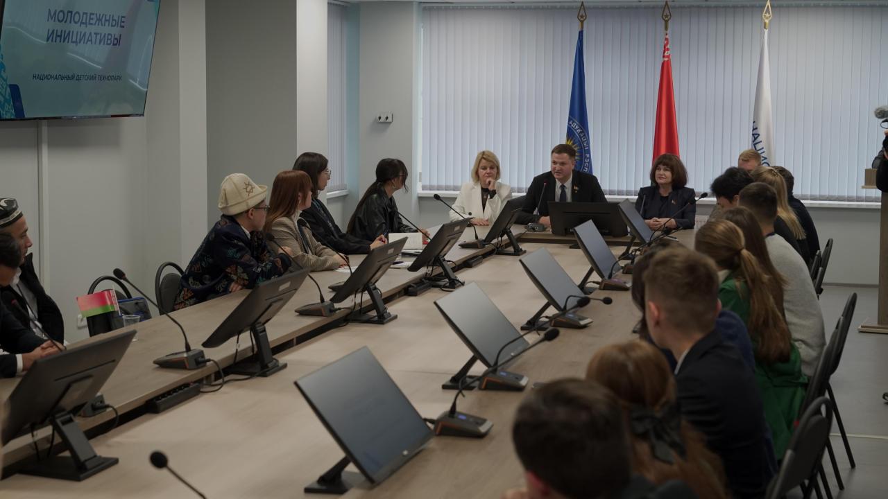 Қазақстан делегациясы халықаралық III Жастар форумына қатысты