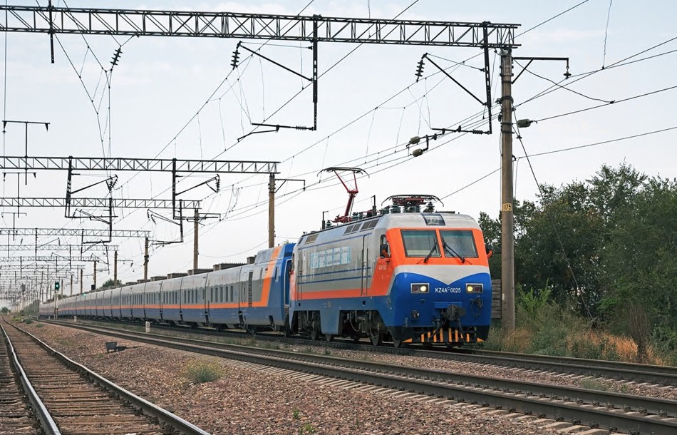 ҚТЖ жабылған жолдарға байланысты 13 пойызды іске қосты