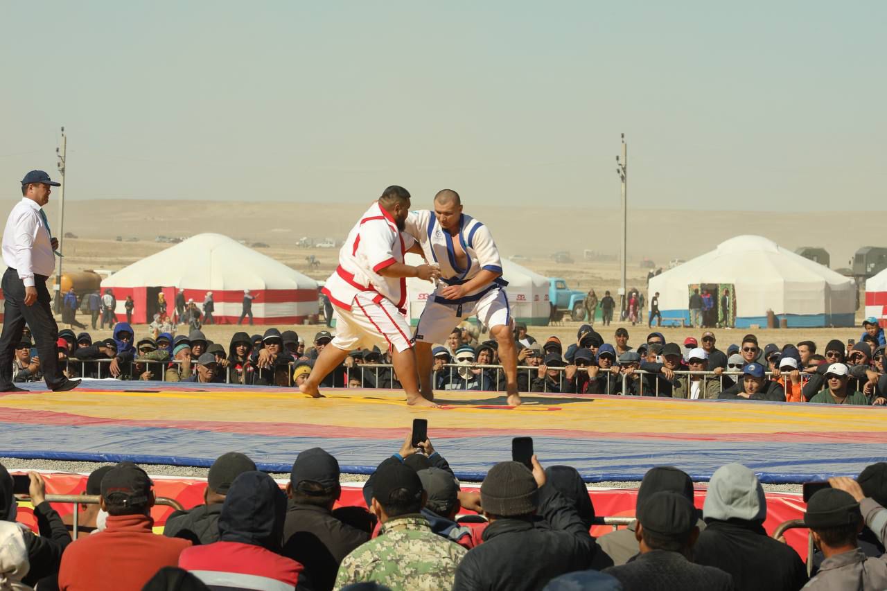 Мэттью Фокстың эротикалық ашық суреті