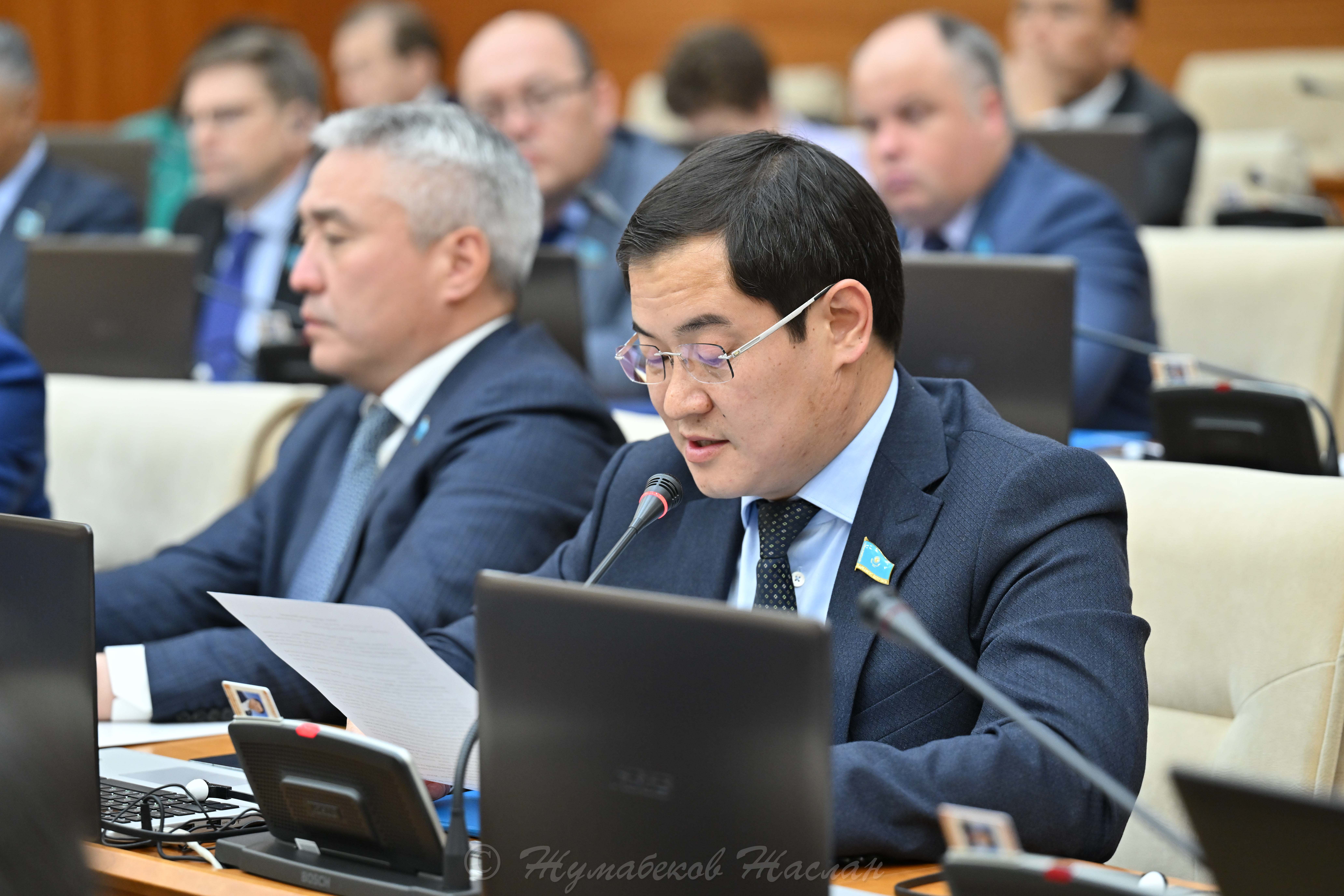 Орыс директормен жыныстық қатынас