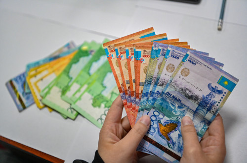 Ақтөбеде әйел «Декретке миллионмен» курсын оқып алып, 180 млн теңге жымқырған